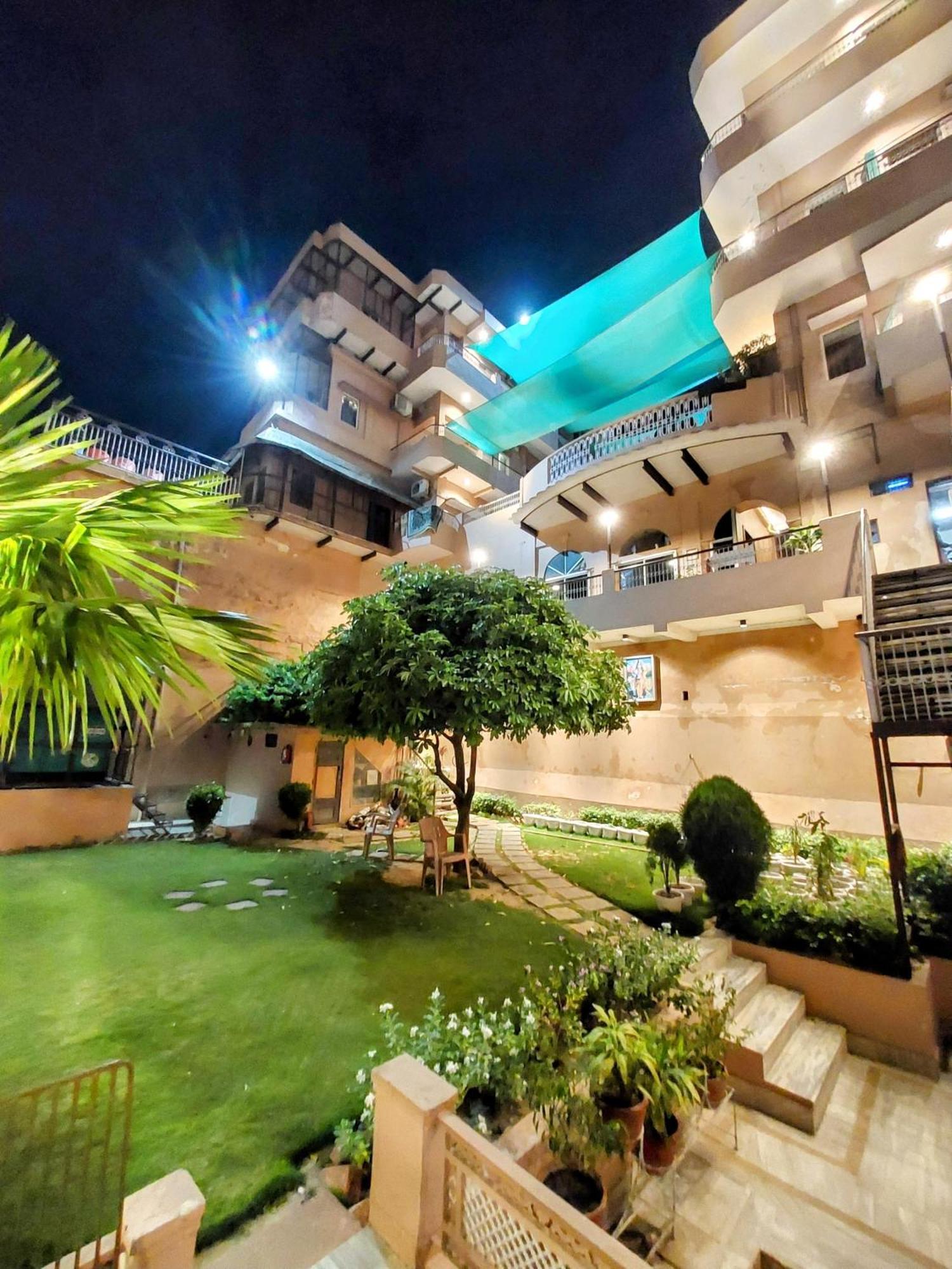 Alka होटल Varanasi